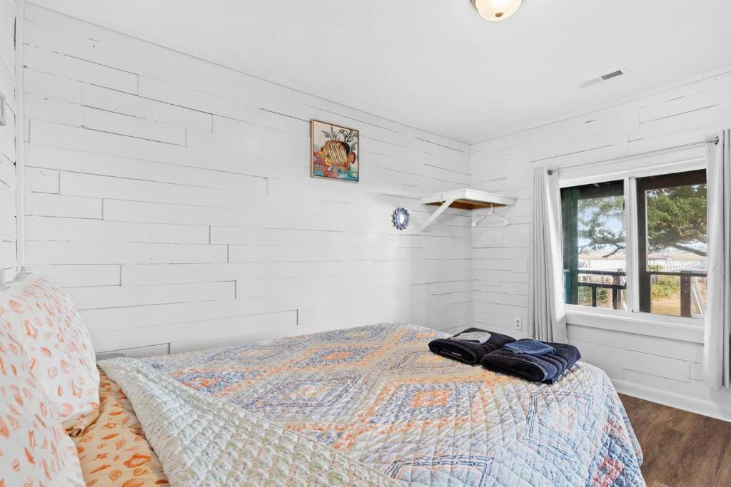 Villa Dolphin Cove - Whole Waterfront House With Dock Ocean Isle Beach Esterno foto