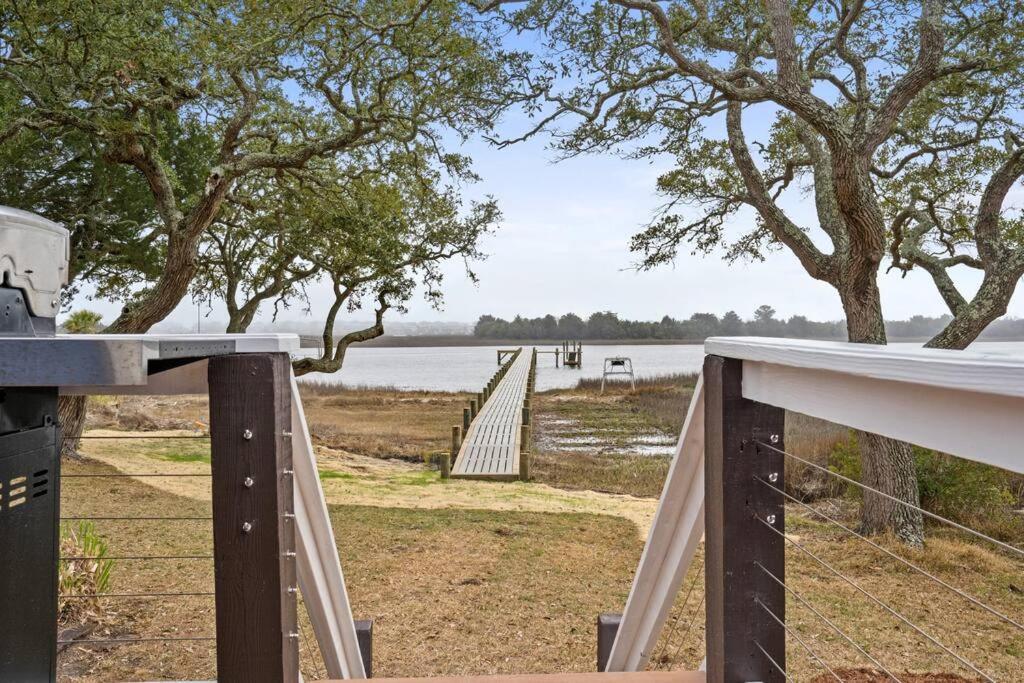 Villa Dolphin Cove - Whole Waterfront House With Dock Ocean Isle Beach Esterno foto